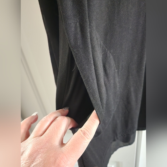 BLACK TUNIC TOP WITH POCKETS. - Picture 3 of 4